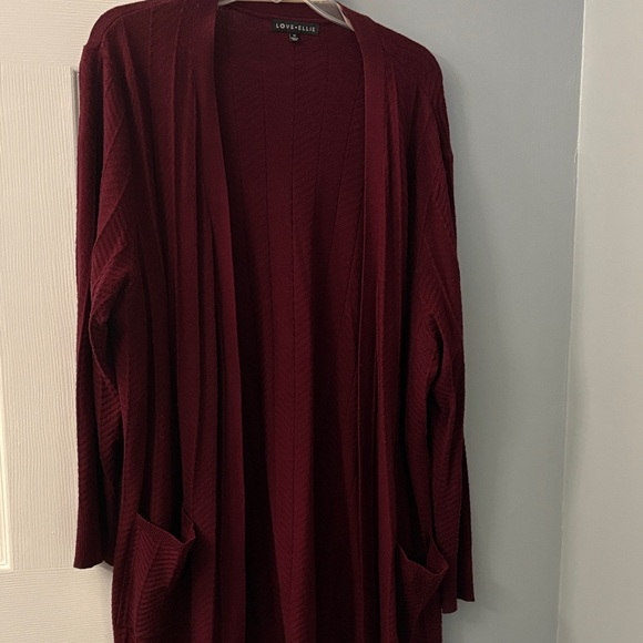 Chic Maroon Turtleneck Sweater - Picture 3 of 4